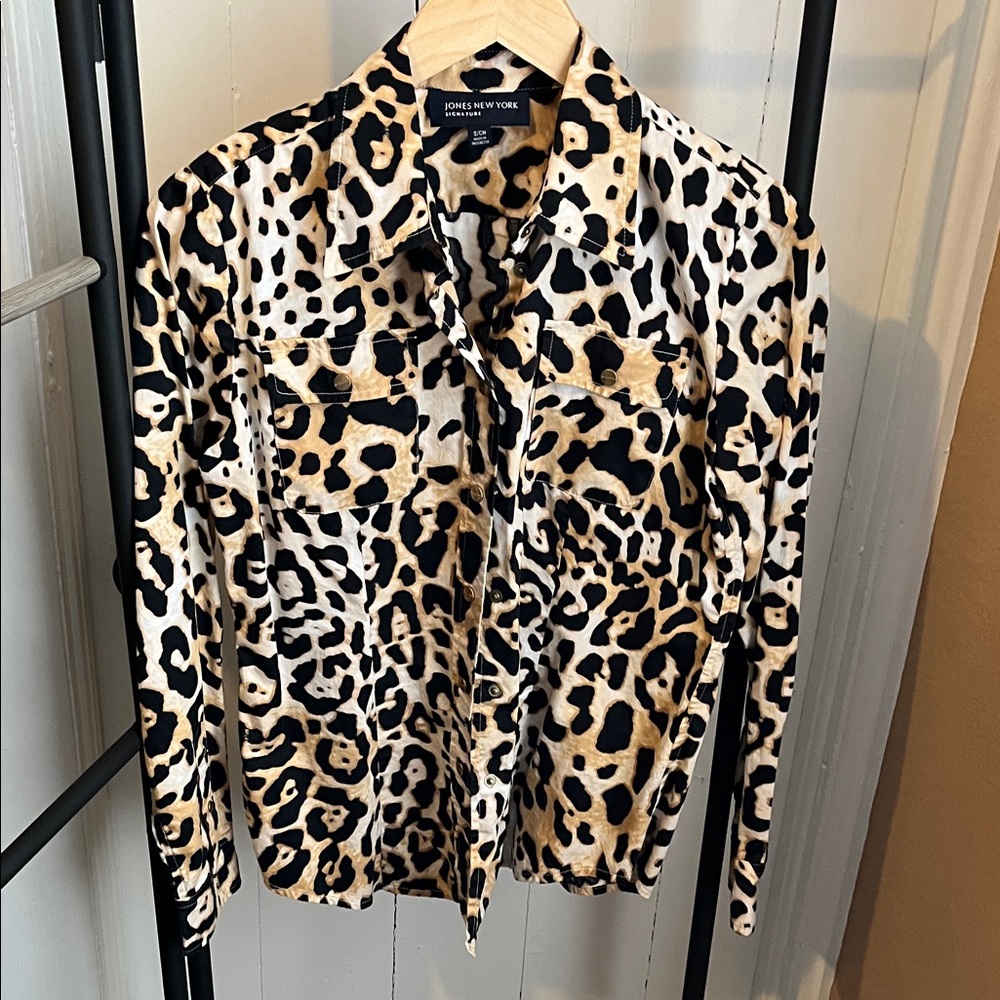 Jones New York Women's Animal Print blouse